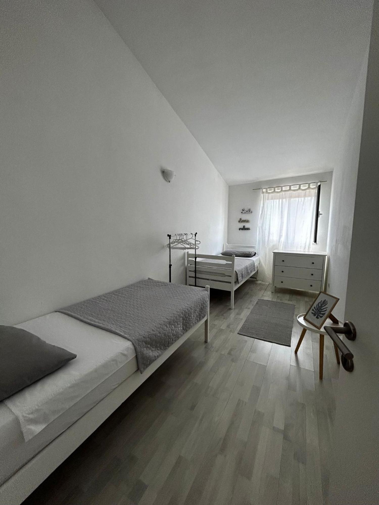 Apartments Petrovic 피로바츠 외부 사진
