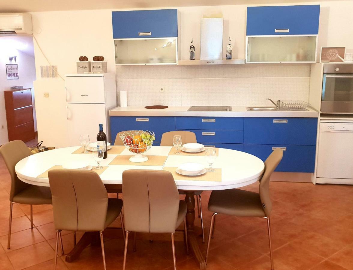 Apartments Petrovic 피로바츠 외부 사진
