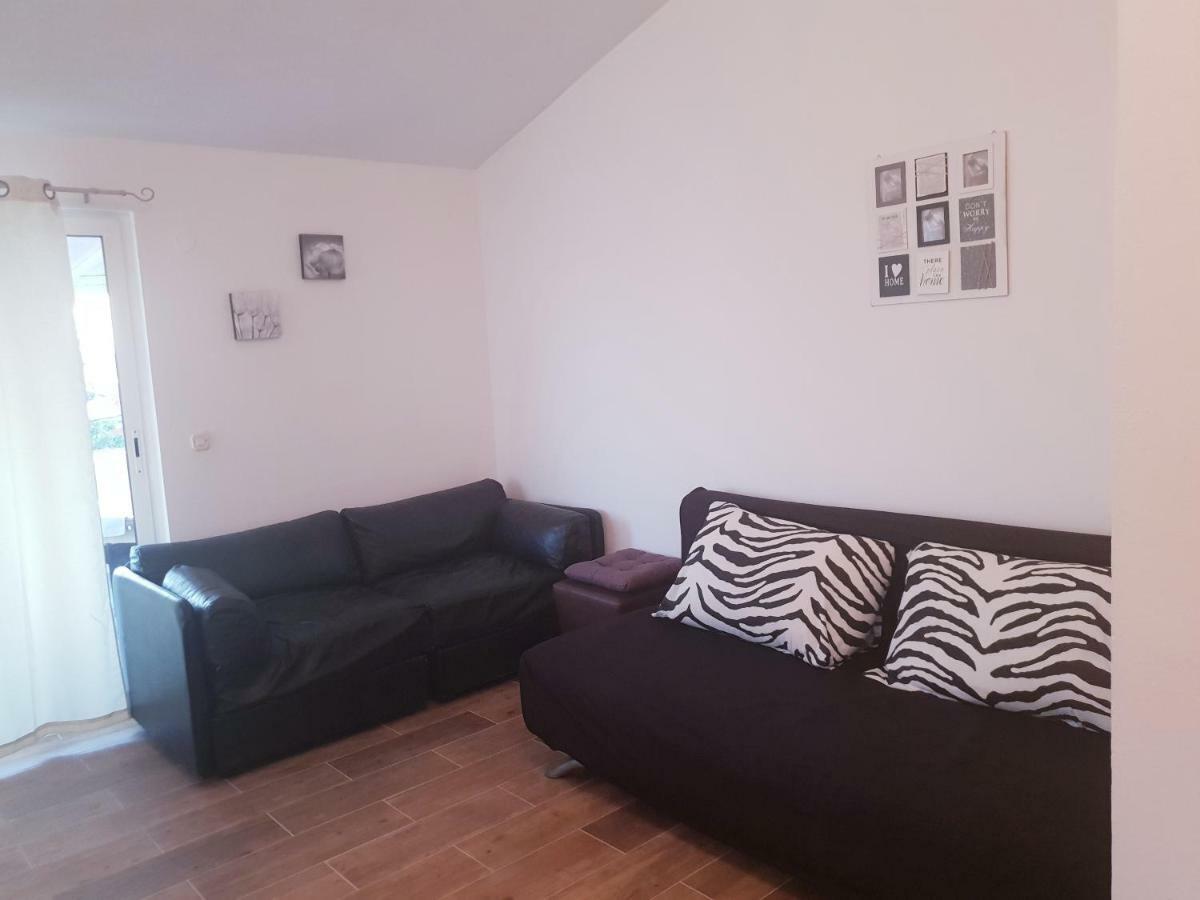 Apartments Petrovic 피로바츠 외부 사진